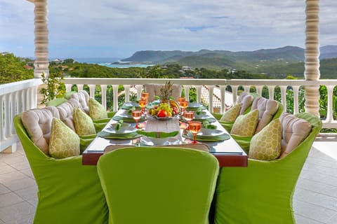 Villa, 5 Bedrooms | Outdoor dining