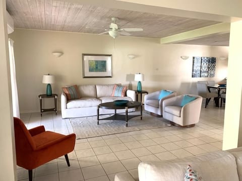 Townhome, 1 Bedroom | Living area