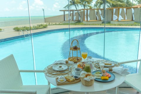 Free daily full breakfast