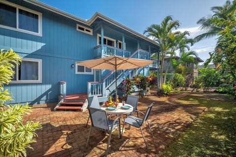 Koali Surfrider Backyard Patio Featuring Outdoors Seating