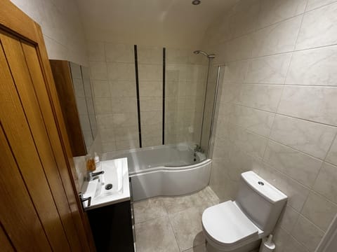 House | Bathroom | Combined shower/tub, deep soaking tub, hair dryer, towels