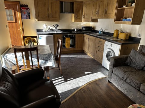 House | Private kitchen | Fridge, microwave, oven, stovetop