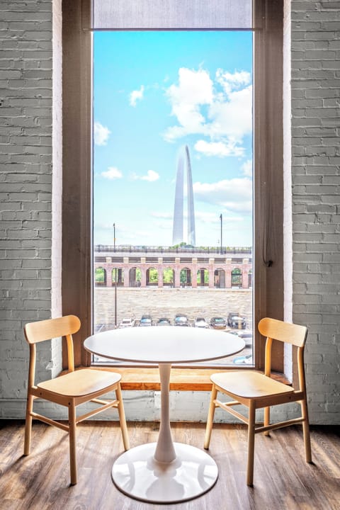 Unobstructed views of the Gateway Arch
