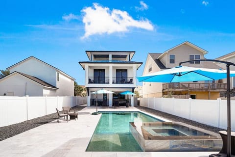 Time to make a splash – our pool is the place to be for aquatic adventures and liquid relaxation