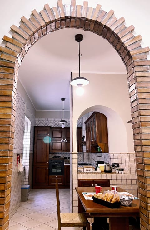 Oven, stovetop, dishwasher, electric kettle