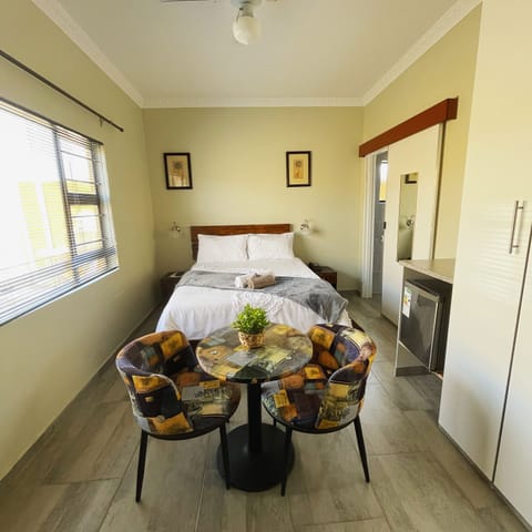 Deluxe Room | 1 bedroom, Egyptian cotton sheets, premium bedding, down comforters