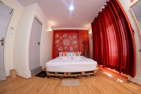Traditional Double Room | 1 bedroom, in-room safe, individually decorated, free WiFi