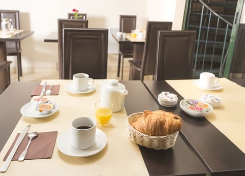 Daily continental breakfast for a fee