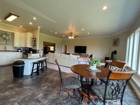 Lower-level Kitchen (1)