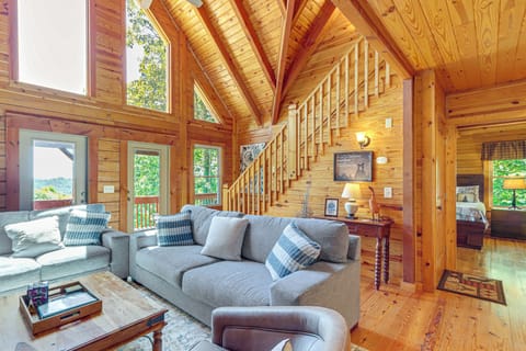 House (5 Bedrooms) | Interior
