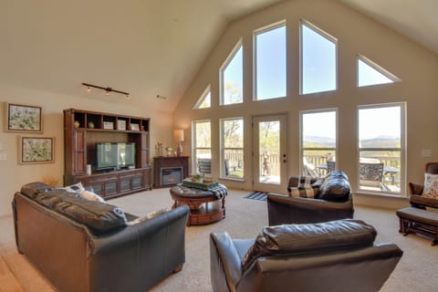 House (3 Bedrooms) | Front of property