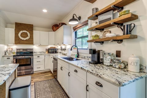 Cottage (2 Bedrooms) | Interior