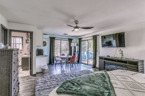 Apartment (0 Bedroom) | Interior