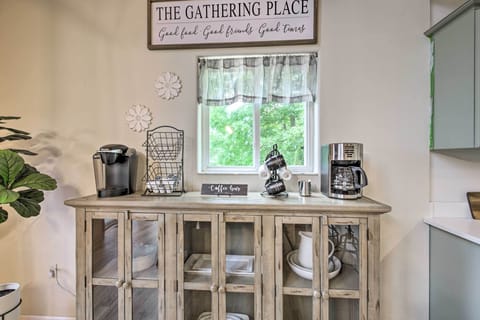 House (5 Bedrooms) | Interior