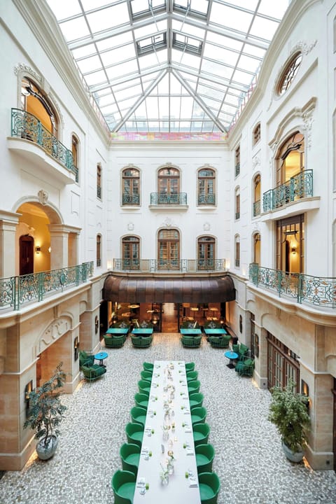 Meeting facility