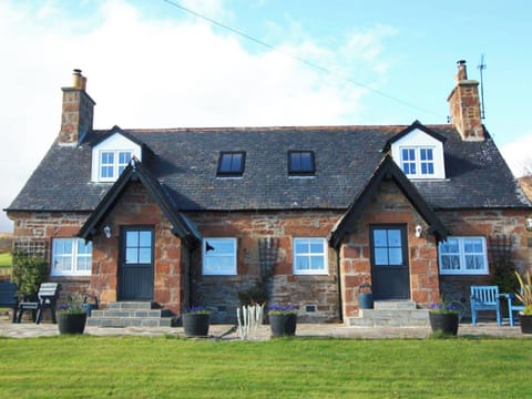 Exterior | Honeysuckle Cottage - Culmaily Farm, Golspie