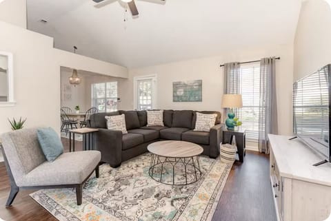 Spacious living room