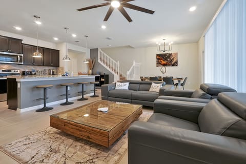 Spacious open-concept living area for families and groups
