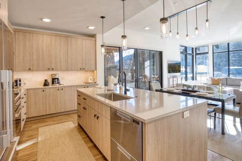 The kitchen is fully equipped and offers ample space for preparation!