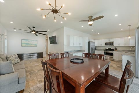 A Wave From It All - Miramar Beach - Dining Area