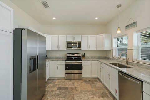 A Wave From It All - Miramar Beach - Kitchen