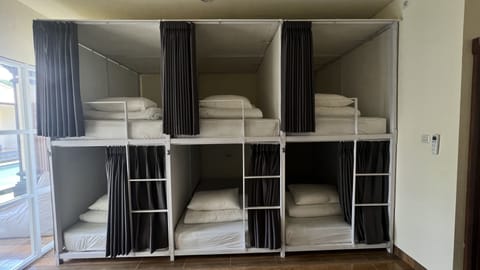 Basic Shared Dormitory | Free WiFi