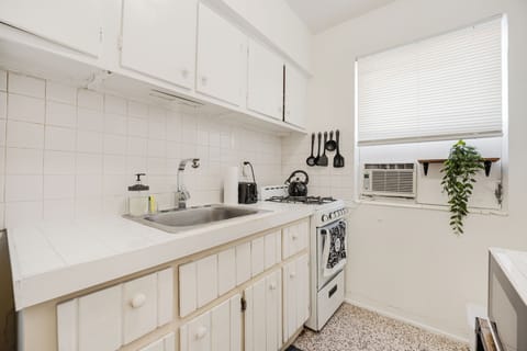 Equipped kitchen with all essentials, perfect to prepare delicious meals
