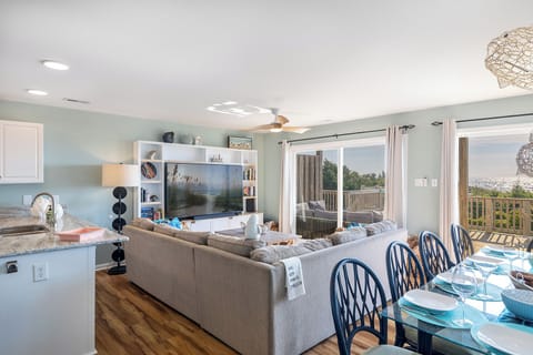 Welcome to Angel's At the Pier West!