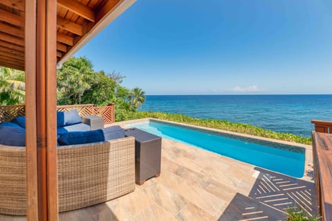 Oceanview deck & pool