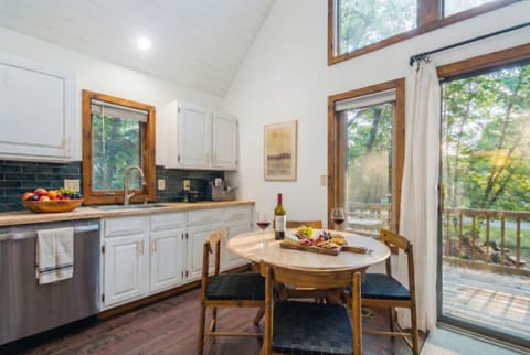 Comfortable seating for up to 4 at the dining table