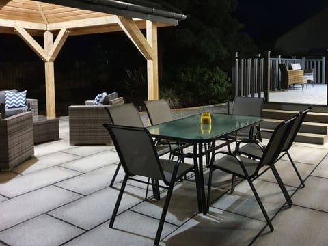 Sitting-out-area | Sunnyside Culloden, Inverness