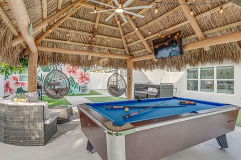 North Palm Beach Vacation Rental | 5BR | 2BA | 1 Step Required | 1,250 Sq Ft