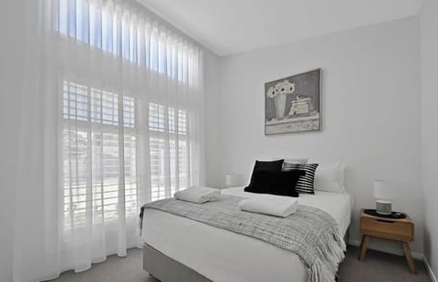 The Elm Apartments | The Black & White Room