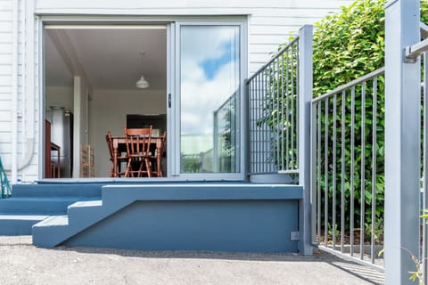 Slide open the doors and let the fresh Tassie breeze in.