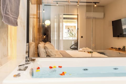 Jetted tub