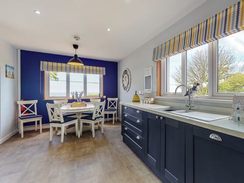 Kitchen/diner | Great Tree House, Llangrannog