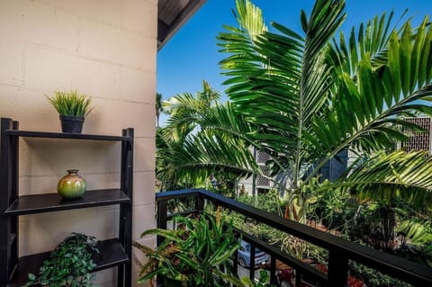 House, Multiple Beds (Kona Makai 5-305) | Property grounds