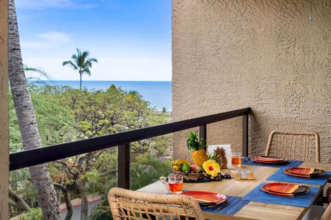 Condo, 1 King Bed with Sofa bed (Kona Pacific C618 Top fl Seaview With) | Outdoor dining