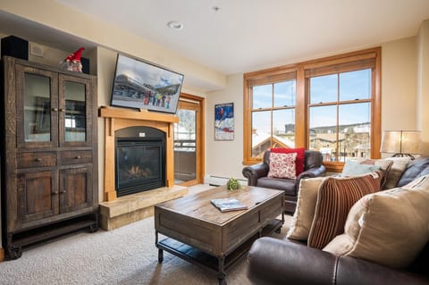 Welcome to Zephyr Mountain Lodge 2219
