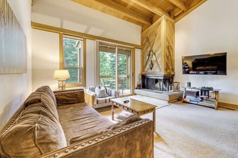 Truckee Vacation Rental | 2BR | 1BA | 1,008 Sq Ft | Stairs Required
