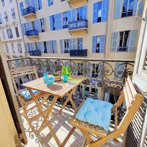 Balcony for 2 with a sea view