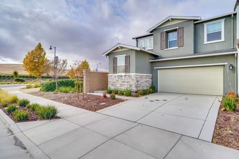 Tracy Vacation Rental | 3BR | 2.5BA | Steps Required | 1,867 Sq Ft