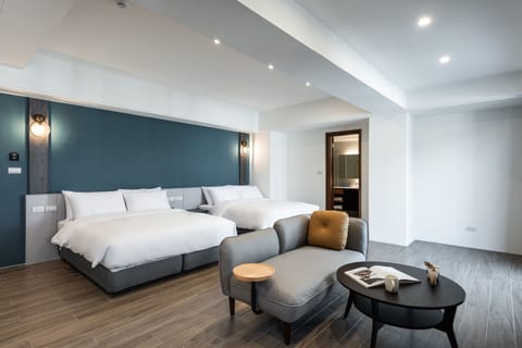 Luxury Quadruple Room | Down comforters, free minibar, blackout drapes, soundproofing