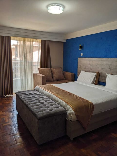 Deluxe Room | Individually decorated, individually furnished, desk, laptop workspace