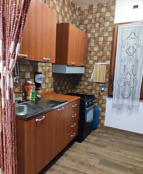 Family Villa | Private kitchen | Full-size fridge, stovetop, cookware/dishes/utensils