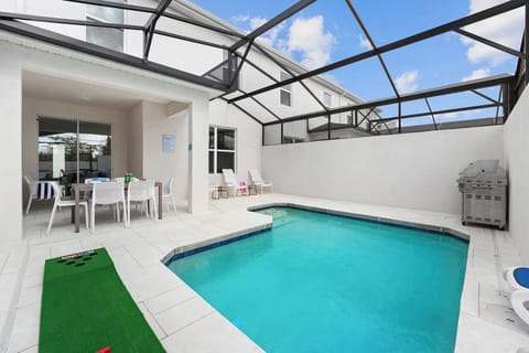 Private Pool & Patio