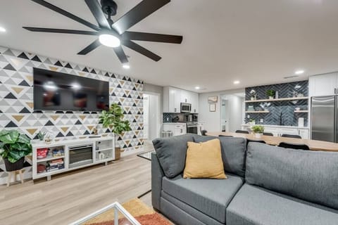 5b2f7bab 97a1 41a0 9b37 e18c927f889d