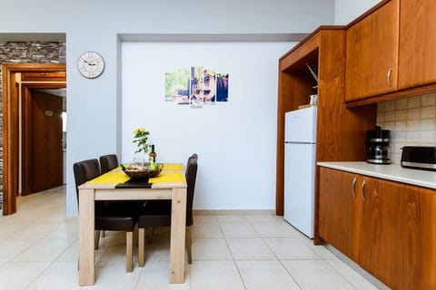 Dining place and kitchen (1)