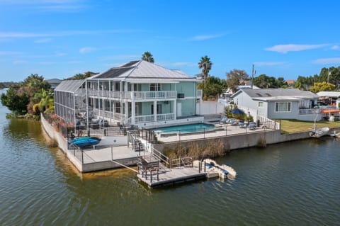 Welcome to Casa Menta! Your time on Florida's Nature Coast awaits.