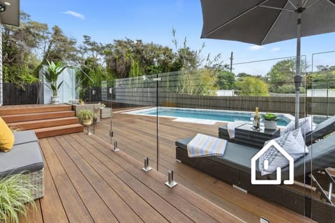 Welcome to the Pelican - a stylish poolside oasis!